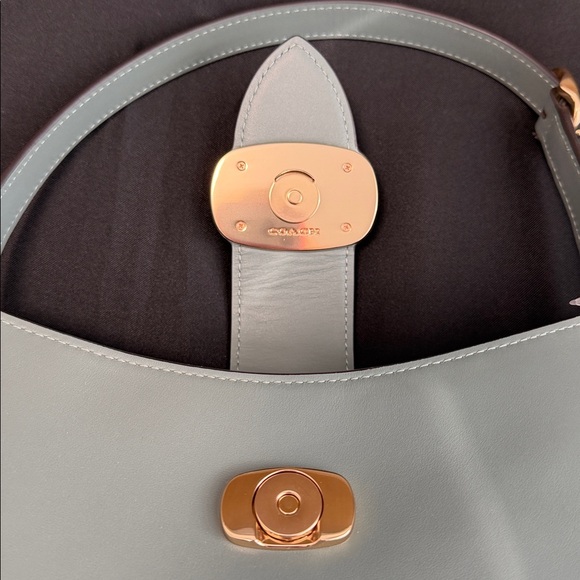 COACH New York Eliza Leather Shoulder Bag w/ Zipper Closure in Sage Green NWT - Picture 7 of 13